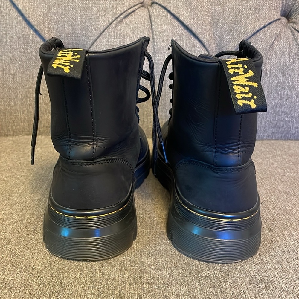 DR. MARTENS COMBS LEATHER CASUAL BOOTS - Picture 9 of 16